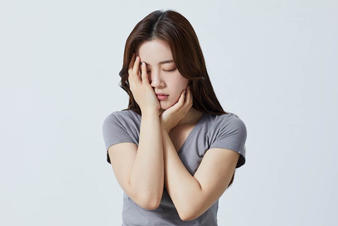 다물어지지 않는 입 ... 이것부터 의심해야